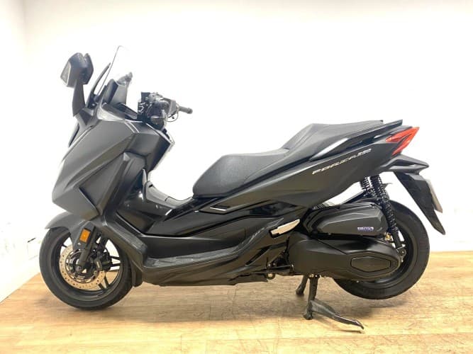 Comprar HONDA FORZA 350 2023 de segunda mano HONDA FORZA 350 2023 de segunda mano