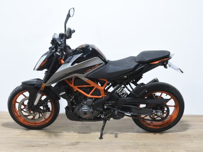 Comprar KTM DUKE 390 2023 de segunda mano KTM DUKE 390 2023 de segunda mano