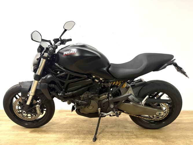 Comprar DUCATI MONSTER 821 2016 de segunda mano DUCATI MONSTER 821 2016 de segunda mano