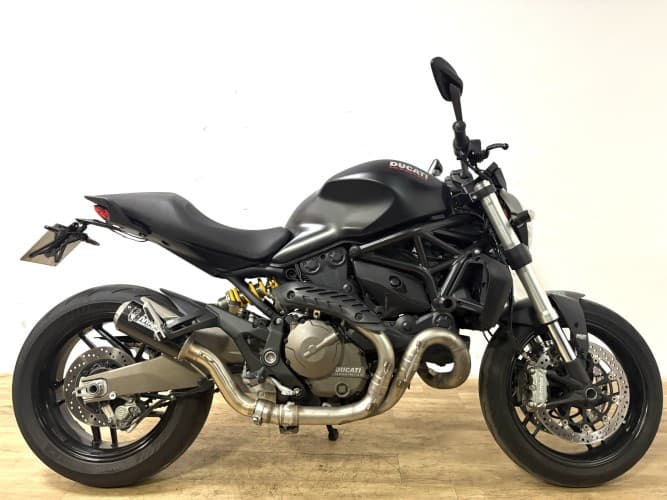 Comprar DUCATI MONSTER 821 2016 de segunda mano DUCATI MONSTER 821 2016 de segunda mano