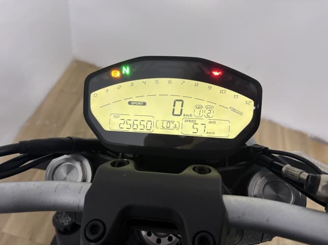 Comprar DUCATI MONSTER 821 2016 de segunda mano DUCATI MONSTER 821 2016 de segunda mano