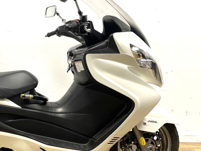 SUZUKI BURGMAN 400 2012 de segunda mano