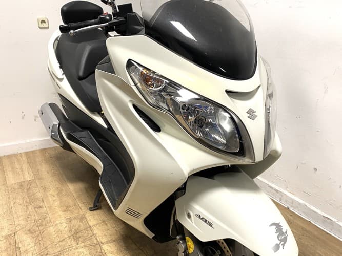 SUZUKI BURGMAN 400 2012 de segunda mano