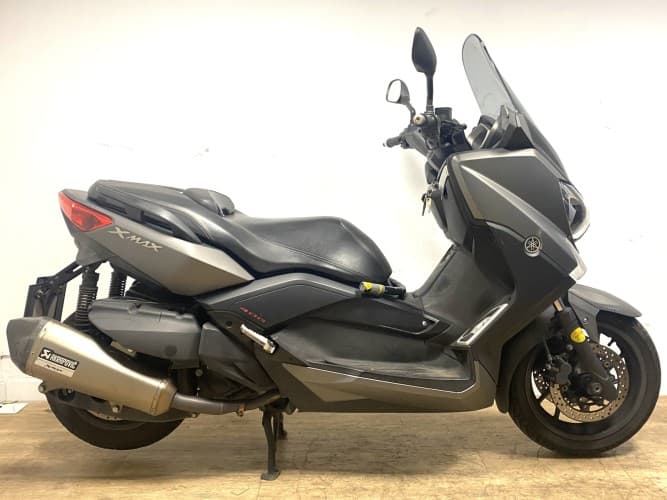 YAMAHA XMAX 400 2016 de segunda mano