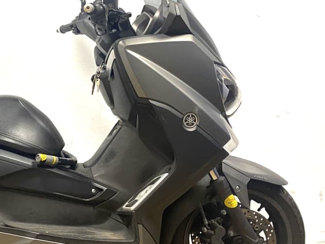 YAMAHA XMAX 400 2016 de segunda mano