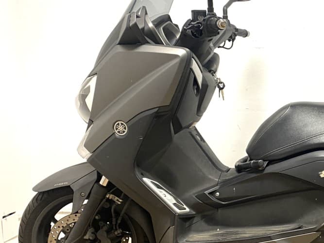 YAMAHA XMAX 400 2016 de segunda mano