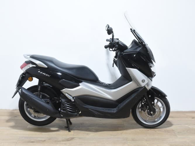 YAMAHA NMAX 125 2016 de segunda mano