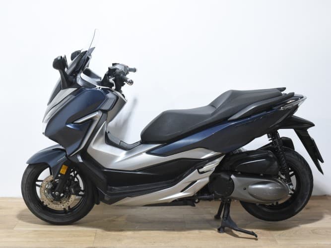 HONDA FORZA 300 2020 de segunda mano