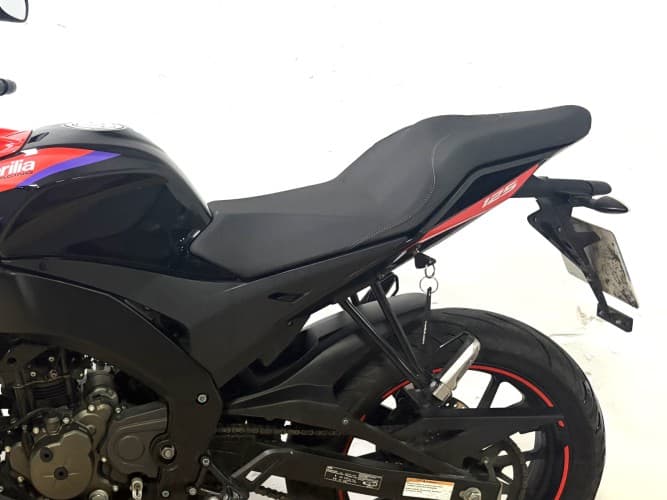 APRILIA TUONO 125 2024 de segunda mano