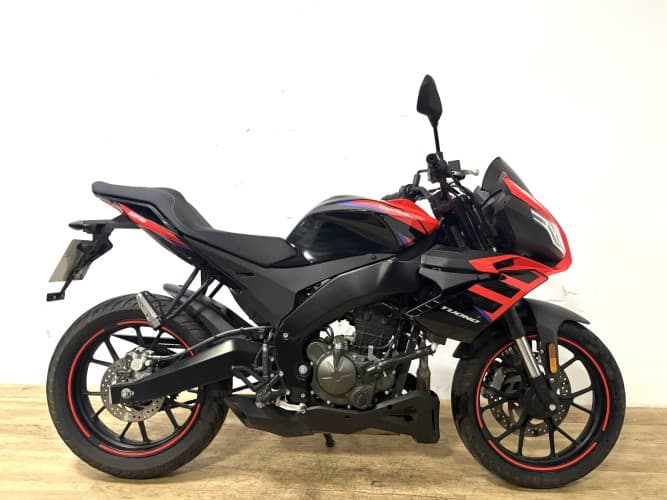 APRILIA TUONO 125 2024 de segunda mano