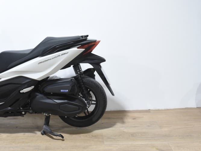 Comprar HONDA FORZA 350 2024 de segunda mano HONDA FORZA 350 2024 de segunda mano