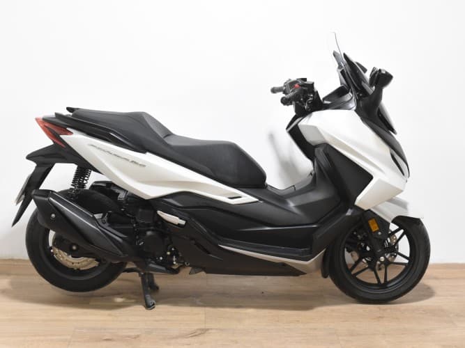 Comprar HONDA FORZA 350 2024 de segunda mano HONDA FORZA 350 2024 de segunda mano