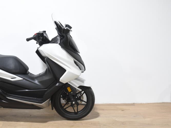 Comprar HONDA FORZA 350 2024 de segunda mano HONDA FORZA 350 2024 de segunda mano