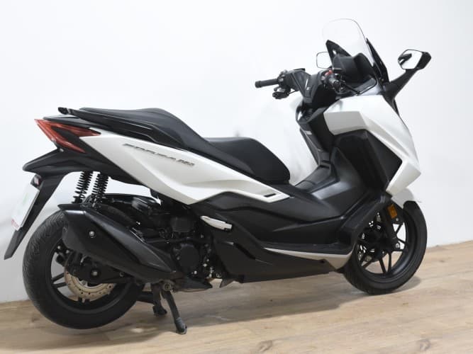 Comprar HONDA FORZA 350 2024 de segunda mano HONDA FORZA 350 2024 de segunda mano