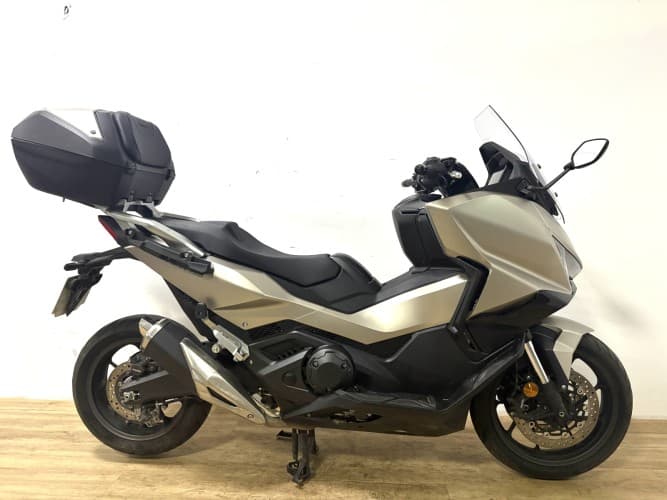 HONDA FORZA 750 (A) 2025 de segunda mano