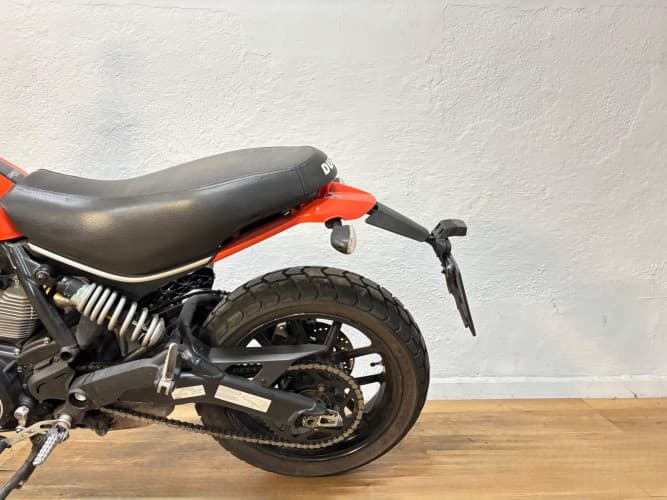 Comprar DUCATI SCRAMBLER 400 2018 de segunda mano DUCATI SCRAMBLER 400 2018 de segunda mano