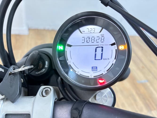 Comprar DUCATI SCRAMBLER 400 2018 de segunda mano DUCATI SCRAMBLER 400 2018 de segunda mano