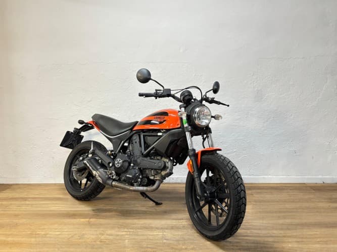 Comprar DUCATI SCRAMBLER 400 2018 de segunda mano DUCATI SCRAMBLER 400 2018 de segunda mano