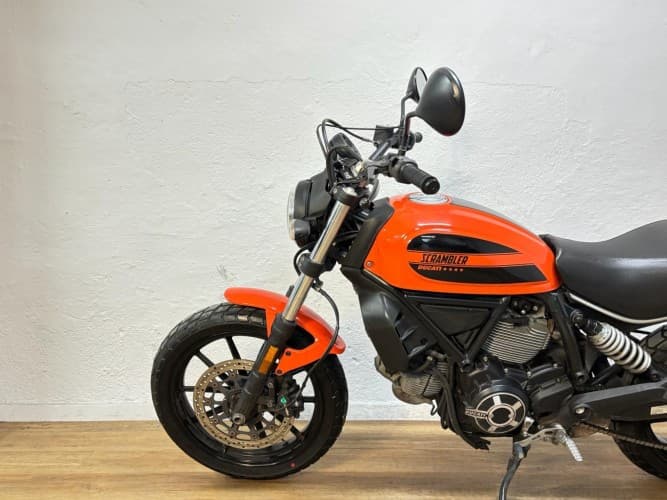 DUCATI SCRAMBLER 400 2018 de segunda mano