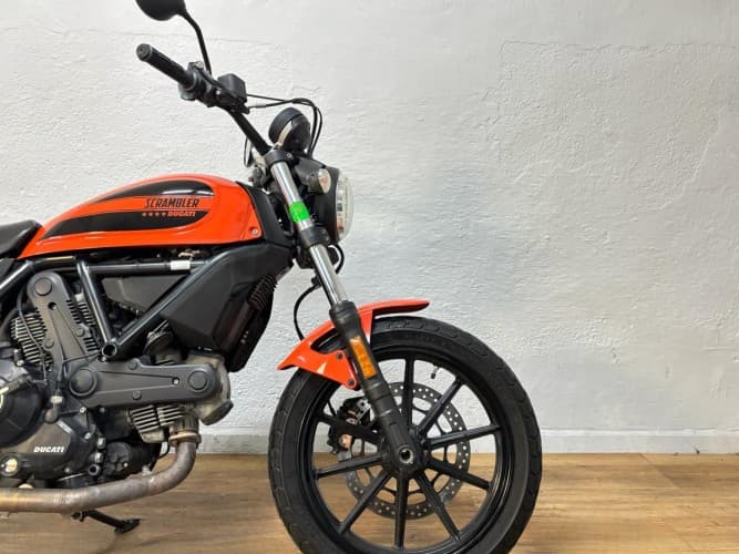 DUCATI SCRAMBLER 400 2018 de segunda mano