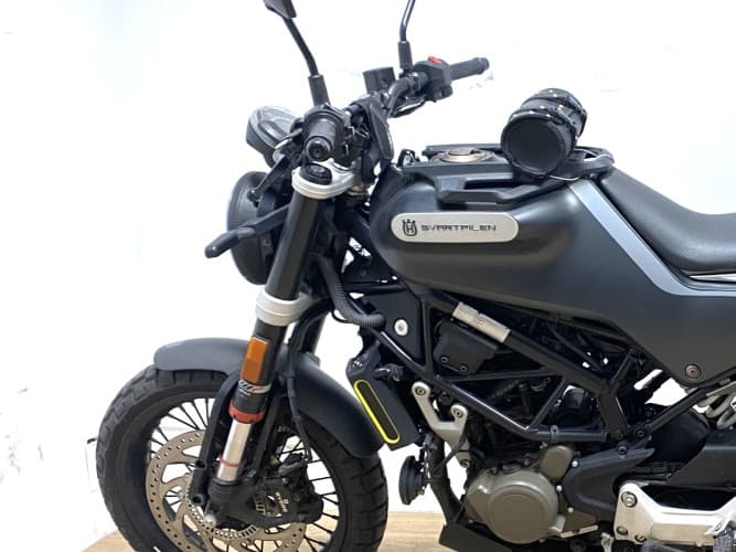 Comprar HUSQVARNA SVARTPILEN 125 2023 de segunda mano HUSQVARNA SVARTPILEN 125 2023 de segunda mano