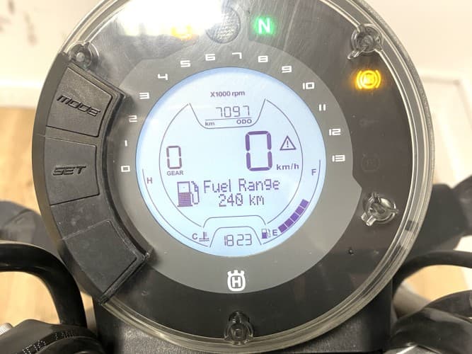 Comprar HUSQVARNA SVARTPILEN 125 2023 de segunda mano HUSQVARNA SVARTPILEN 125 2023 de segunda mano