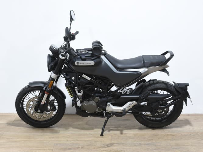 Comprar HUSQVARNA SVARTPILEN 125 2023 de segunda mano HUSQVARNA SVARTPILEN 125 2023 de segunda mano