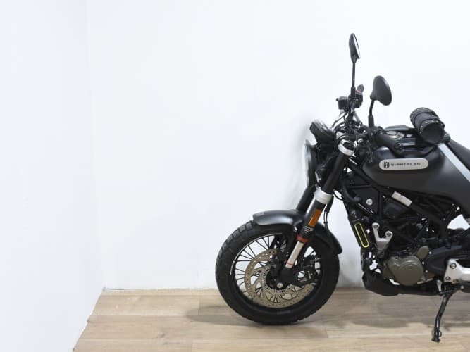 Comprar HUSQVARNA SVARTPILEN 125 2023 de segunda mano HUSQVARNA SVARTPILEN 125 2023 de segunda mano