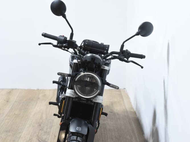 Comprar HUSQVARNA SVARTPILEN 125 2023 de segunda mano HUSQVARNA SVARTPILEN 125 2023 de segunda mano