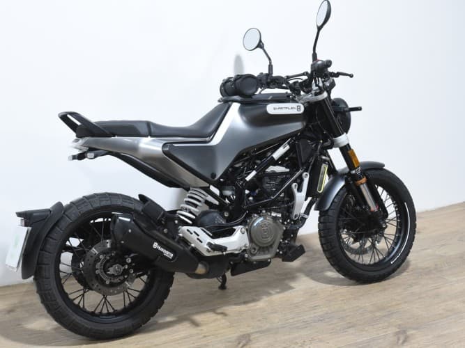 Comprar HUSQVARNA SVARTPILEN 125 2023 de segunda mano HUSQVARNA SVARTPILEN 125 2023 de segunda mano