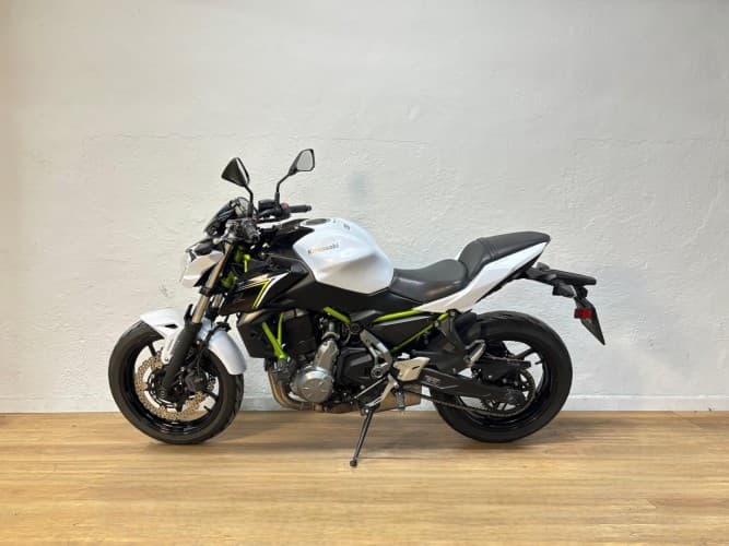 Comprar KAWASAKI Z 650 (A) 2017 de segunda mano KAWASAKI Z 650 (A) 2017 de segunda mano