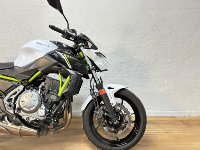 Comprar KAWASAKI Z 650 (A) 2017 de segunda mano KAWASAKI Z 650 (A) 2017 de segunda mano