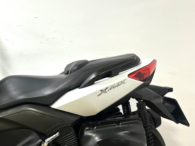 YAMAHA XMAX 400 2013 de segunda mano