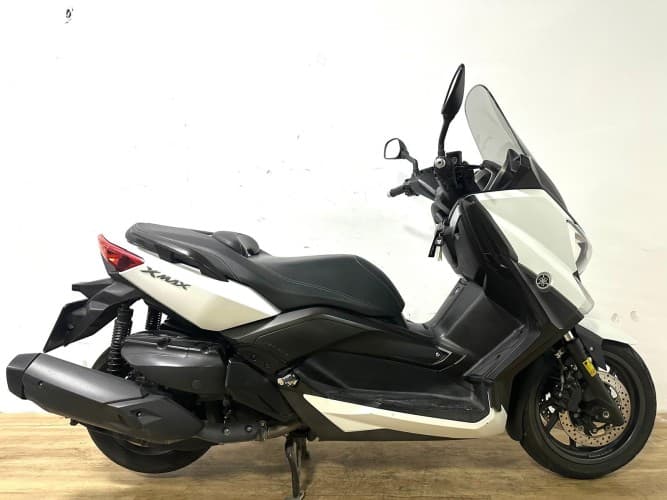 YAMAHA XMAX 400 2013 de segunda mano