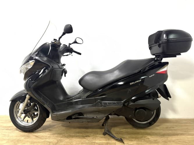 SUZUKI BURGMAN 125 2012 de segunda mano