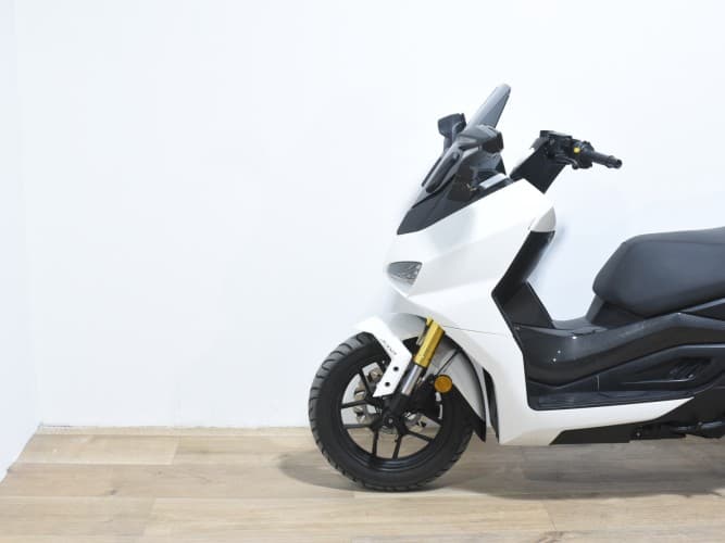 WOTTAN STORM R 125 2023 de segunda mano