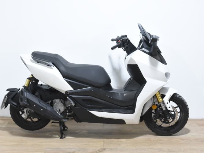 WOTTAN STORM R 125 2023 de segunda mano