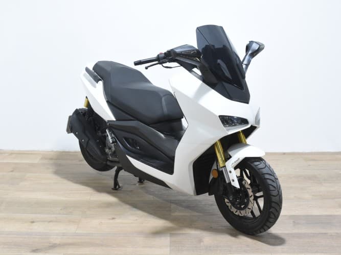 WOTTAN STORM R 125 2023 de segunda mano