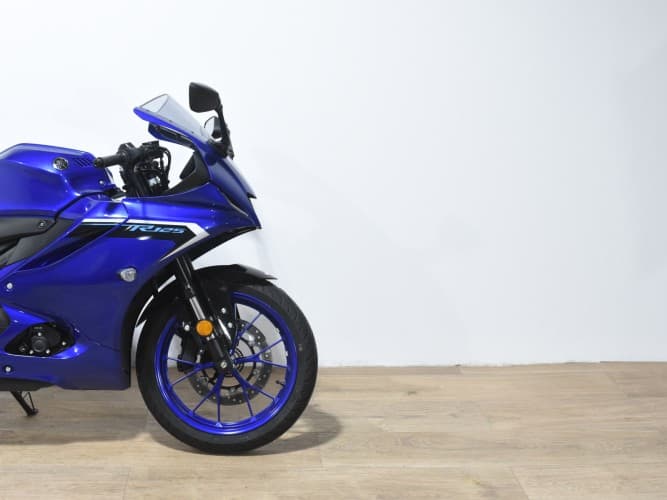 YAMAHA YZF R125 2025 de segunda mano
