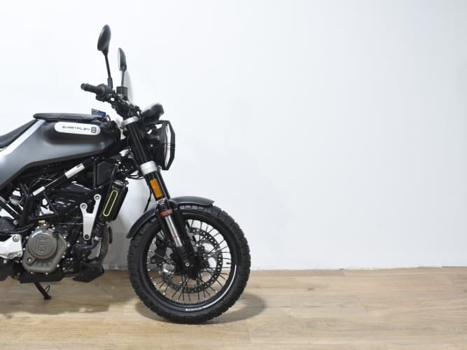 Comprar HUSQVARNA SVARTPILEN 125 2022 de segunda mano HUSQVARNA SVARTPILEN 125 2022 de segunda mano