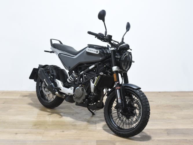 Comprar HUSQVARNA SVARTPILEN 125 2022 de segunda mano HUSQVARNA SVARTPILEN 125 2022 de segunda mano