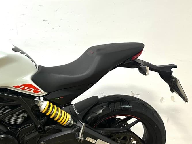 Comprar DUCATI MONSTER 797 2019 de segunda mano DUCATI MONSTER 797 2019 de segunda mano