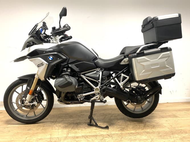 Comprar BMW R 1250 GS (IVA DEDUCIBLE) (3 PAQUETES+ 3 MALETAS) 2023 de segunda mano BMW R 1250 GS (IVA DEDUCIBLE) (3 PAQUETES+ 3 MALETAS) 2023 de segunda mano