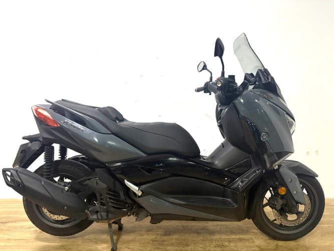 Comprar YAMAHA XMAX 125 (TECH MAX) 2021 de segunda mano YAMAHA XMAX 125 (TECH MAX) 2021 de segunda mano