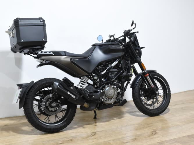 HUSQVARNA SVARTPILEN 125 2023 de segunda mano