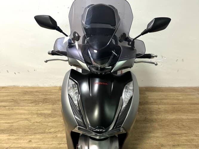 HONDA SH 350I 2023 de segunda mano