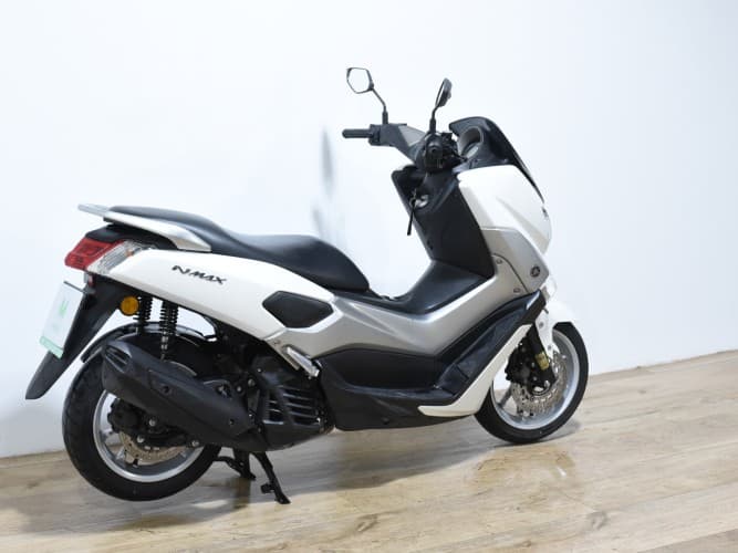 YAMAHA NMAX 125 2016 de segunda mano