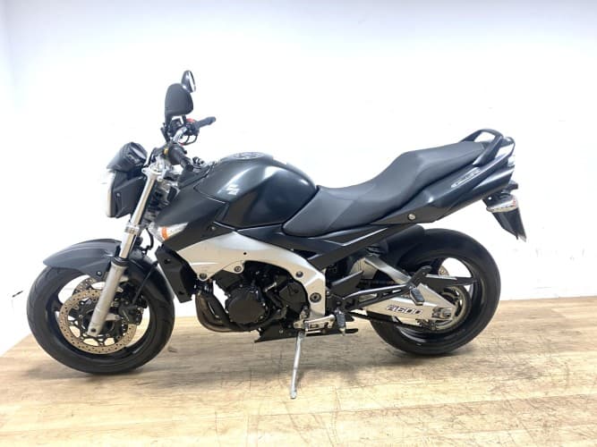 Comprar SUZUKI GSR 600 2007 de segunda mano SUZUKI GSR 600 2007 de segunda mano