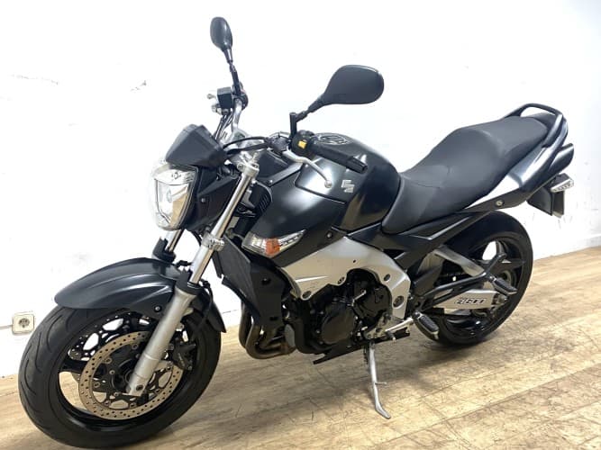 Comprar SUZUKI GSR 600 2007 de segunda mano SUZUKI GSR 600 2007 de segunda mano