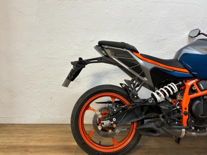 KTM DUKE 390 2025 de segunda mano